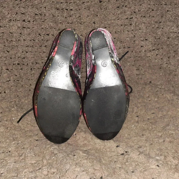 IRON FIST-Bright Light-Pink Satin Black Skull-Wedge Booties-Sz 6-Excellent - Picture 7 of 7